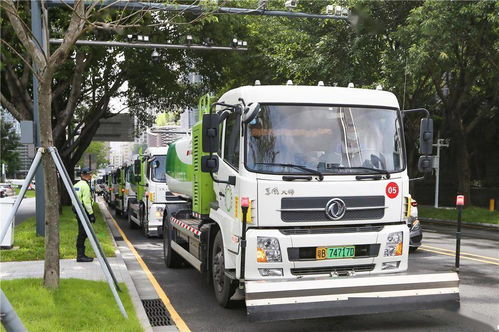 看不見(jiàn)掃把 深圳中心城區(qū)開(kāi)啟智能環(huán)衛(wèi)全機(jī)械清掃作業(yè)模式